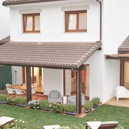 Yuhom, Casas Con Alma. Xacedos 3 מיניו